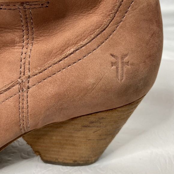 Frye Women’s 7.5 Reina Booties READ WEAR - Picture 6 of 16